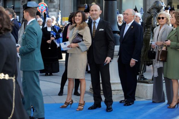 La alfombra azul se llena un ao ms de glamour antes de la ceremonia de entrega de los Premios Prncipe de Asturias 2011.