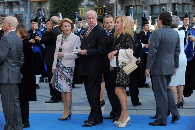 La alfombra azul se llena un ao ms de glamour antes de la ceremonia de entrega de los Premios Prncipe de Asturias 2011.