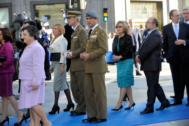 La alfombra azul se llena un ao ms de glamour antes de la ceremonia de entrega de los Premios Prncipe de Asturias 2011.