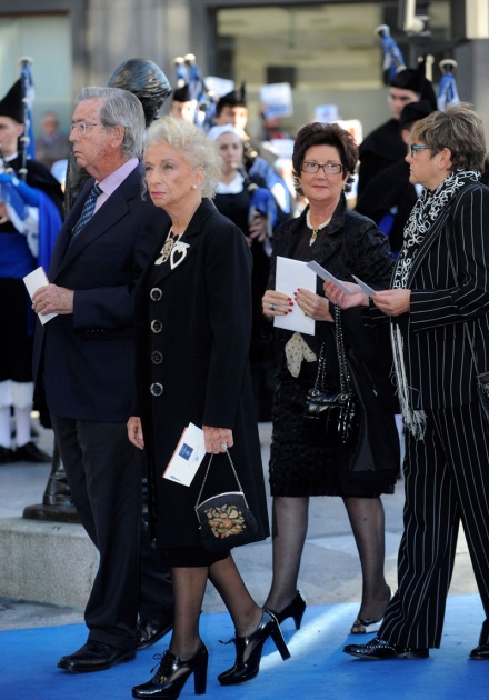 La alfombra azul se llena un ao ms de glamour antes de la ceremonia de entrega de los Premios Prncipe de Asturias 2011.