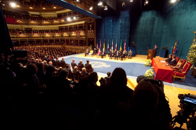 Don Felipe ha presidido, acompaado de la princesa de Asturias y en presencia de la reina, la ceremonia de entrega de la XXXI edicin de los Premios Prncipe de Asturias.