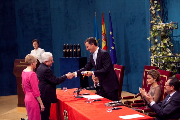 Don Felipe ha presidido, acompaado de la princesa de Asturias y en presencia de la reina, la ceremonia de entrega de la XXXI edicin de los Premios Prncipe de Asturias.