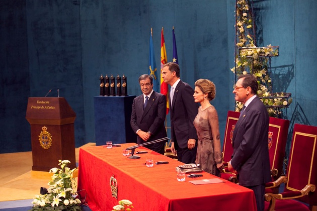 Don Felipe ha presidido, acompaado de la princesa de Asturias y en presencia de la reina, la ceremonia de entrega de la XXXI edicin de los Premios Prncipe de Asturias.