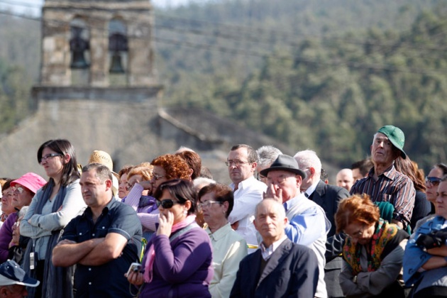 Los vecinos de San Tirso de Abres, el municipio ms occidental de Asturias, se volcaron durante la maana del sbado ante la visita de los Prncipes de Asturias, don Felipe y doa Letizia para entregar en la localidad el galardn "Pueblo ejemplar".