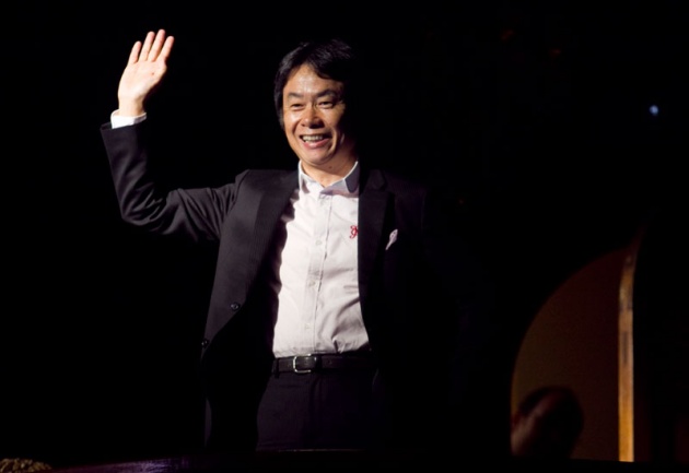 El padre del videojuego promete ms diversin ante el avance imparable de la tecnologa. Creadores del mundo de la literatura, el cine, la fotografa y las ciencias interactivas elevan a la categora de arte las creaciones de Miyamoto, que se dio un bao de masas en Gijn