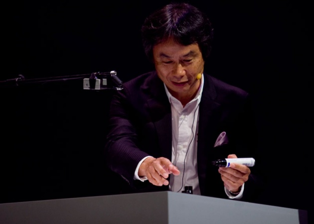 El padre del videojuego promete ms diversin ante el avance imparable de la tecnologa. Creadores del mundo de la literatura, el cine, la fotografa y las ciencias interactivas elevan a la categora de arte las creaciones de Miyamoto, que se dio un bao de masas en Gijn