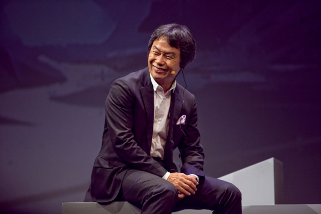 El padre del videojuego promete ms diversin ante el avance imparable de la tecnologa. Creadores del mundo de la literatura, el cine, la fotografa y las ciencias interactivas elevan a la categora de arte las creaciones de Miyamoto, que se dio un bao de masas en Gijn