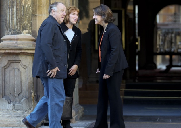 Richard A. Lerner a su llegada a Oviedo