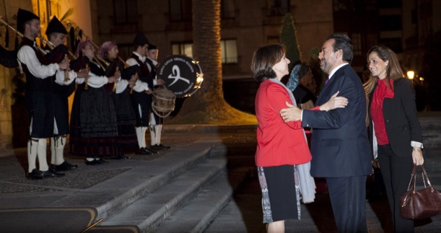 Llegada de Miguel Carballeda, Presidente de la ONCE, Premio Pr�ncipe de Asturias de la Concordia