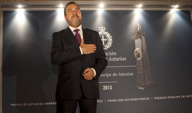Llegada de Miguel Carballeda, Presidente de la ONCE, Premio Pr�ncipe de Asturias de la Concordia