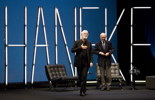 Durante un coloquio en el Teatro Jovellanos, el premio Prncipe de Asturias de las Artes 2013 ha asegurado que el objetivo de sus pelculas no es provocar, sin embargo lo consigue porque "dices cosas que la gente no quiere or".