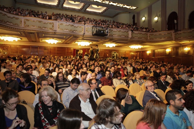 Durante un coloquio en el Teatro Jovellanos, el premio Prncipe de Asturias de las Artes 2013 ha asegurado que el objetivo de sus pelculas no es provocar, sin embargo lo consigue porque "dices cosas que la gente no quiere or".