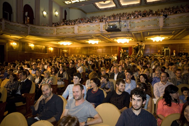 Durante un coloquio en el Teatro Jovellanos, el premio Prncipe de Asturias de las Artes 2013 ha asegurado que el objetivo de sus pelculas no es provocar, sin embargo lo consigue porque "dices cosas que la gente no quiere or".