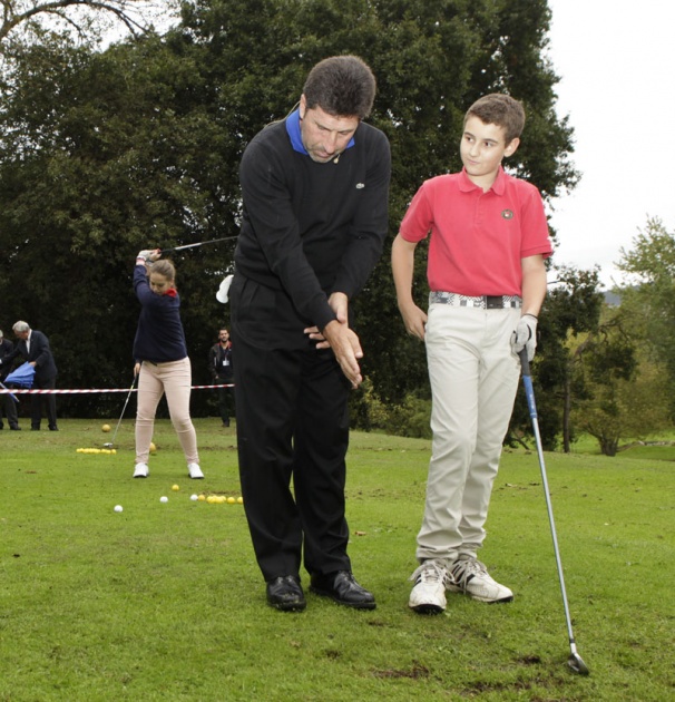 Jos Mara Olazbal, Premio Prncipe de Asturias de los Deportes, visita el Real Club de Golf de Castiello en Gijn