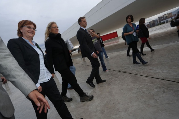 La fotgrafa Annie Leibovitz, Premio Prncipe de Asturias de Comunicacin y Humanidades, visita el Centro Niemeyer en Avils