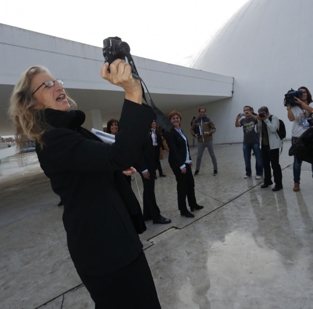 La fotgrafa Annie Leibovitz, Premio Prncipe de Asturias de Comunicacin y Humanidades, visita el Centro Niemeyer en Avils