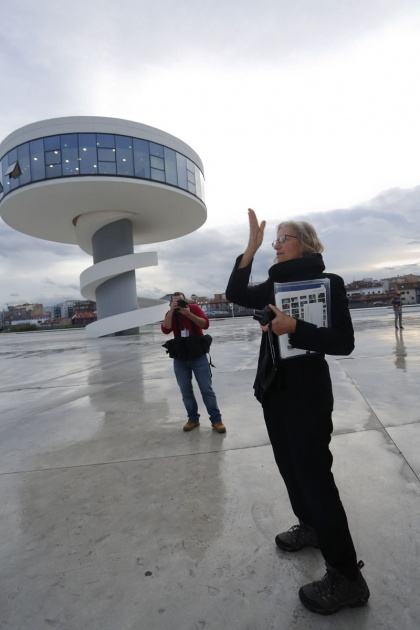 La fotgrafa Annie Leibovitz, Premio Prncipe de Asturias de Comunicacin y Humanidades, visita el Centro Niemeyer en Avils