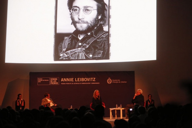 La fotgrafa Annie Leibovitz, Premio Prncipe de Asturias de Comunicacin y Humanidades, visita el Centro Niemeyer en Avils