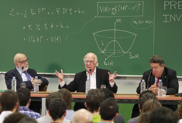 Higgs, Englert y el CERN, con los estudiantes asturianos