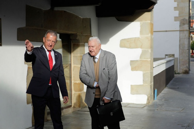 Joseph Prez, Premio Prncipe de Asturias de las Ciencias Sociales, visita Villaviciosa y Tazones