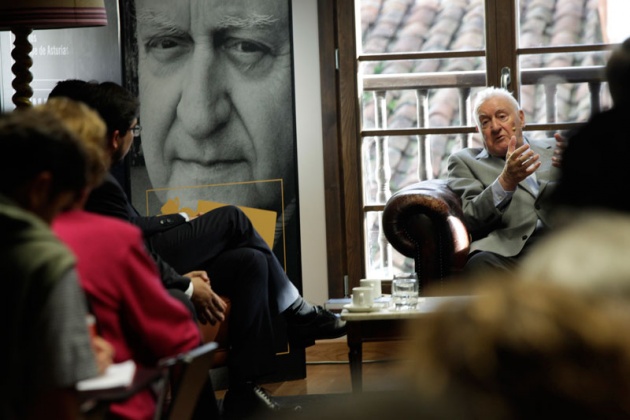 Joseph Prez, Premio Prncipe de Asturias de las Ciencias Sociales, visita Villaviciosa y Tazones