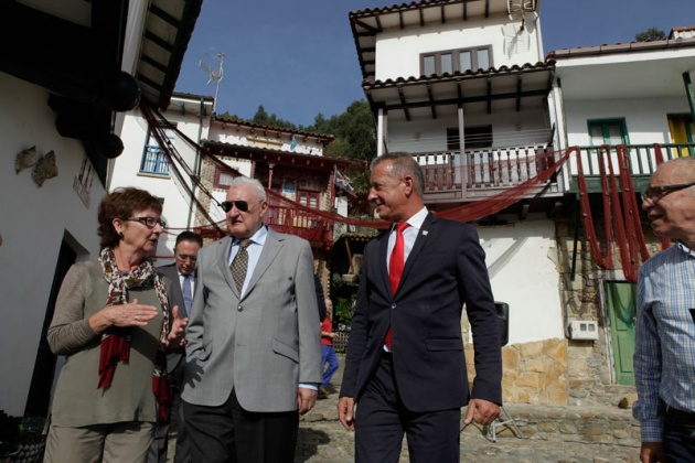 Joseph Prez, Premio Prncipe de Asturias de las Ciencias Sociales, visita Villaviciosa y Tazones