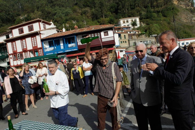 Joseph Prez, Premio Prncipe de Asturias de las Ciencias Sociales, visita Villaviciosa y Tazones