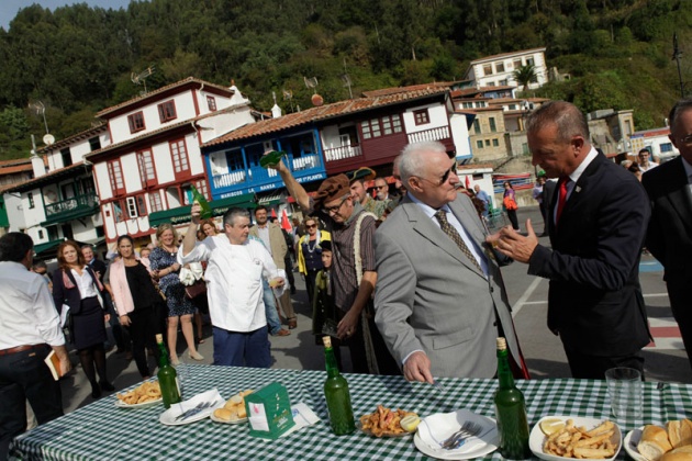 Joseph Prez, Premio Prncipe de Asturias de las Ciencias Sociales, visita Villaviciosa y Tazones