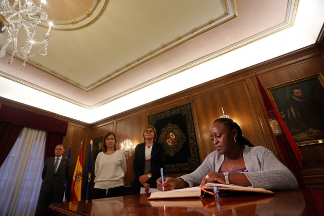 Caddy Adzuba, Premio Prncipe de Asturias de la Concordia 2014, charla en el Teatro Palacio Valds de Avils