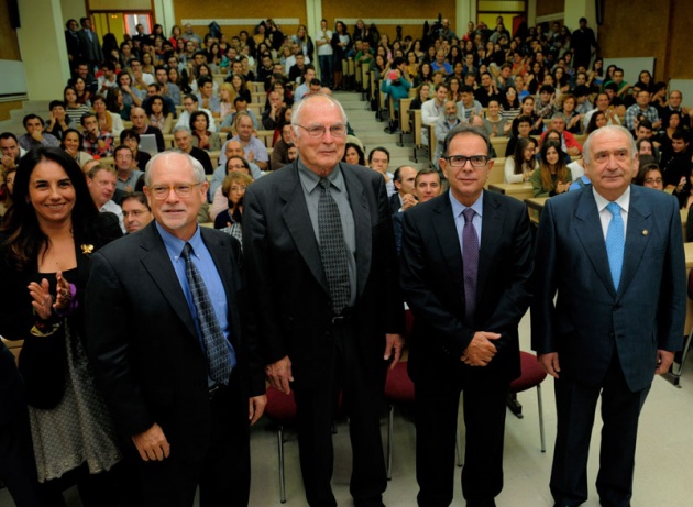 Avelino Corma, Mark E. Davis y Galen D. Stucky han explicado su trabajo en el desarrollo de los materiales microporosos y mesoporosos y sus aplicaciones