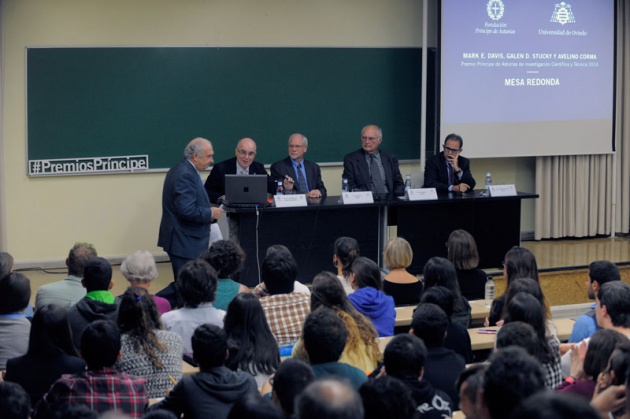 Avelino Corma, Mark E. Davis y Galen D. Stucky han explicado su trabajo en el desarrollo de los materiales microporosos y mesoporosos y sus aplicaciones