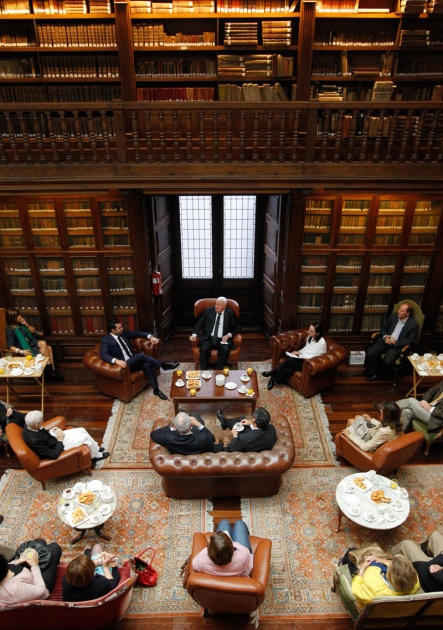 "Tazones de Historia", conversaciones con Joseph Prez: "De Judos e Inquisiciones" en la Biblioteca del Edificio Histrico de la Universidad de Oviedo