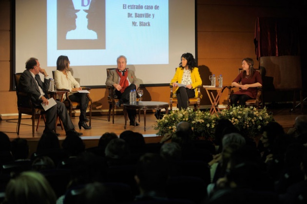 Encuentro de John Banville con estudiantes en el Campus de Humanidades de la Universidad de Oviedo