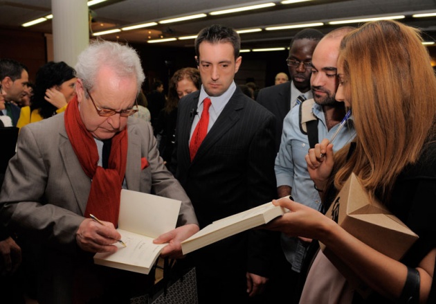 Encuentro de John Banville con estudiantes en el Campus de Humanidades de la Universidad de Oviedo