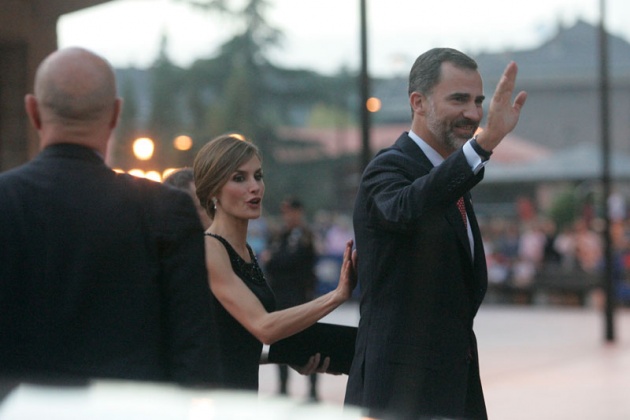 Llegada de los Reyes a Oviedo para la entrega de los Premios "Prncipe de Asturias" 2014