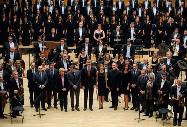 Llegada de los Reyes a Oviedo para la entrega de los Premios "Prncipe de Asturias" 2014