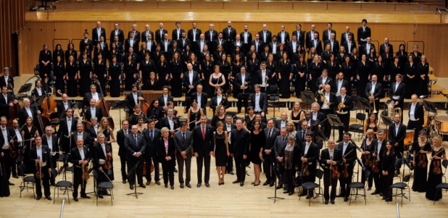 Llegada de los Reyes a Oviedo para la entrega de los Premios "Prncipe de Asturias" 2014