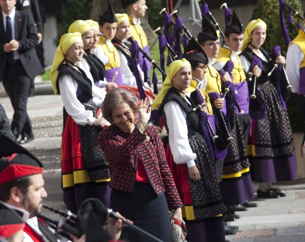 Llegada a Oviedo de la reina Sof�a para la ceremonia de entrega de los premios "Pr�ncipe de Asturias" 2014