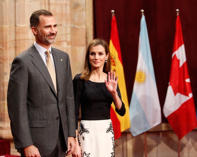 Los Prncipes reciben a los premiados en el hotel de la Reconquista