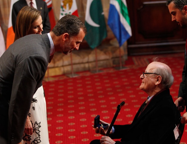 Los Prncipes reciben a los premiados en el hotel de la Reconquista