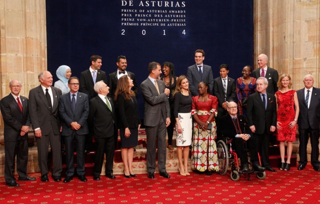 Los Prncipes reciben a los premiados en el hotel de la Reconquista