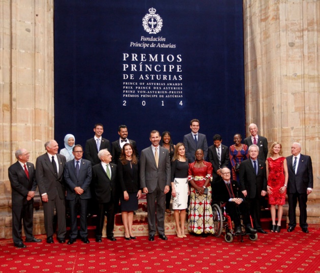 Los Prncipes reciben a los premiados en el hotel de la Reconquista