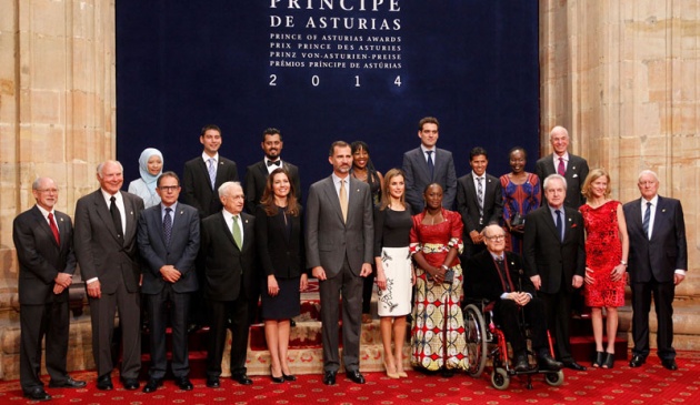 Los Prncipes reciben a los premiados en el hotel de la Reconquista