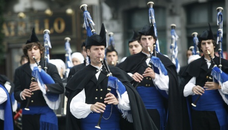 Noventa msicos para ambientar los premios al ms puro estilo asturiano